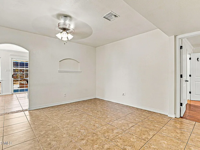 6340 Modesta St — Photo 11