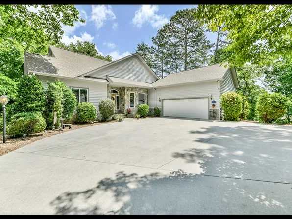 34 Calm Sea Dr, Salem, SC 29676