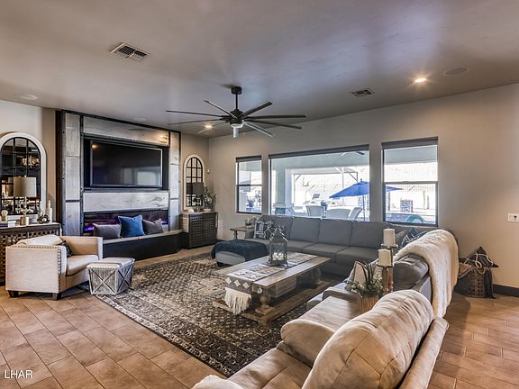 4th image of 1681 Cabana Dr
