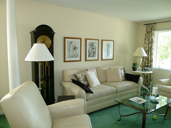 Living room Side 1