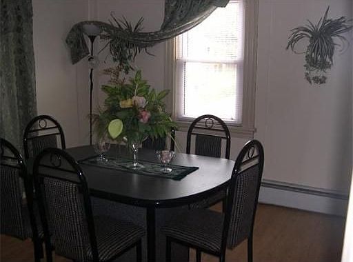 up stair dineing room