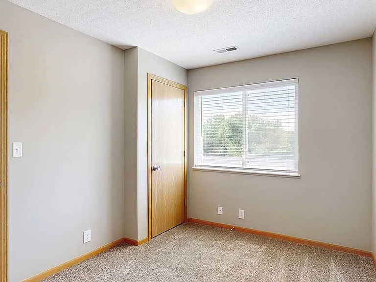 Highland View Apartments — Photo 113