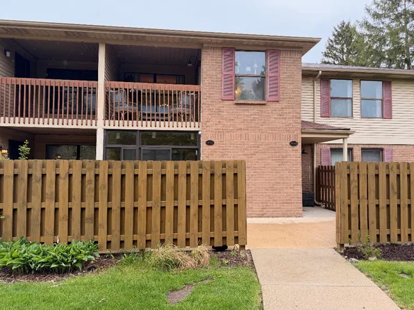 19143 Surrey Ln, Northville, MI 48167