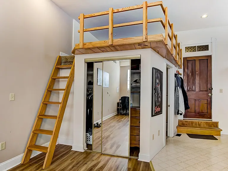 300 Warner St #1 — Photo 9
