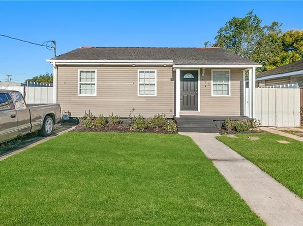 512 Center St, Arabi, LA 70032
