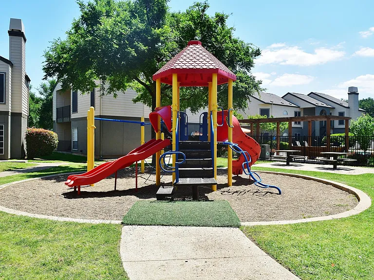 Summerstone Apartments — Photo 13