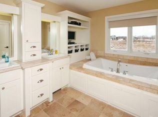 19640 Foxfield Dr, Prior Lake, MN 55372