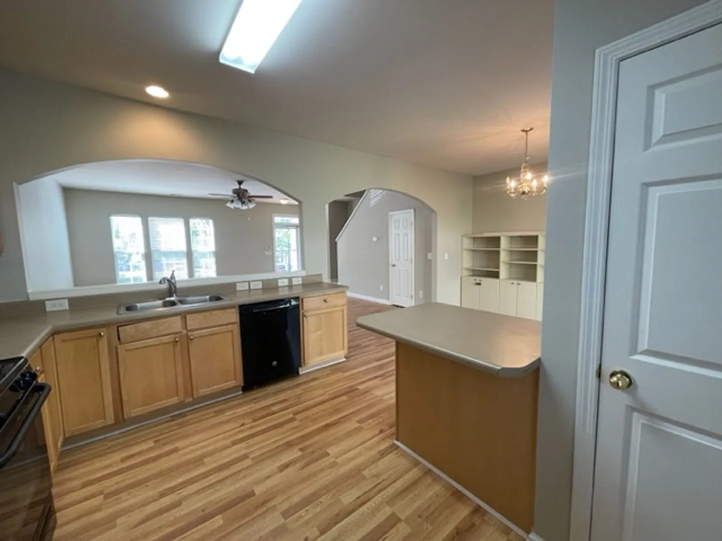 804 Walnut Woods Drive - Bev Roberts Rentals and Property Management — Photo 4