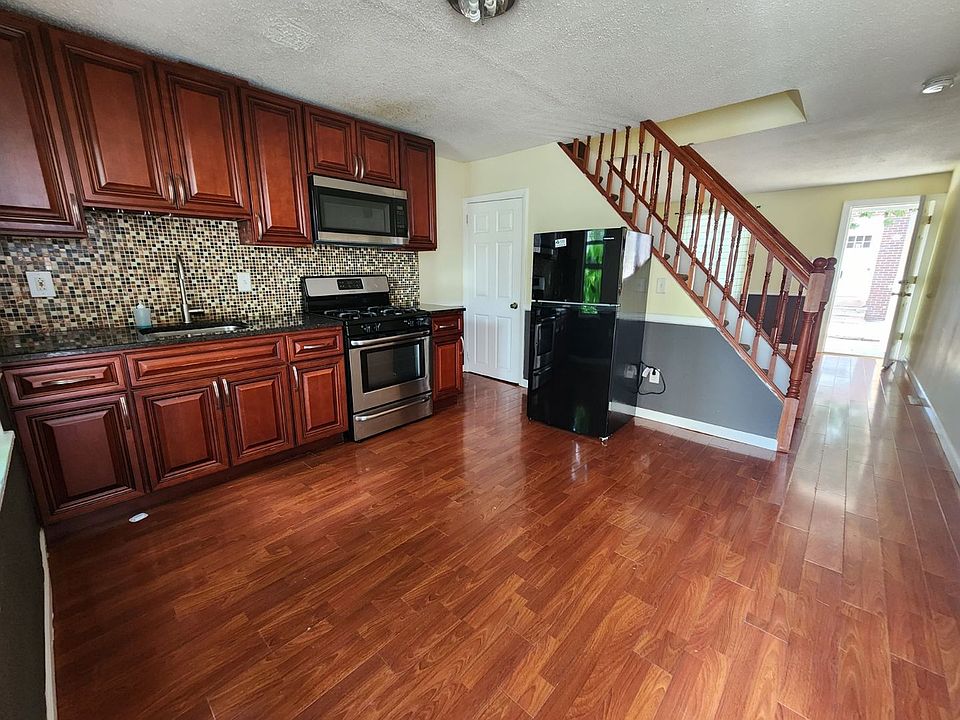 1st image of 1909 E Oakdale St #A
