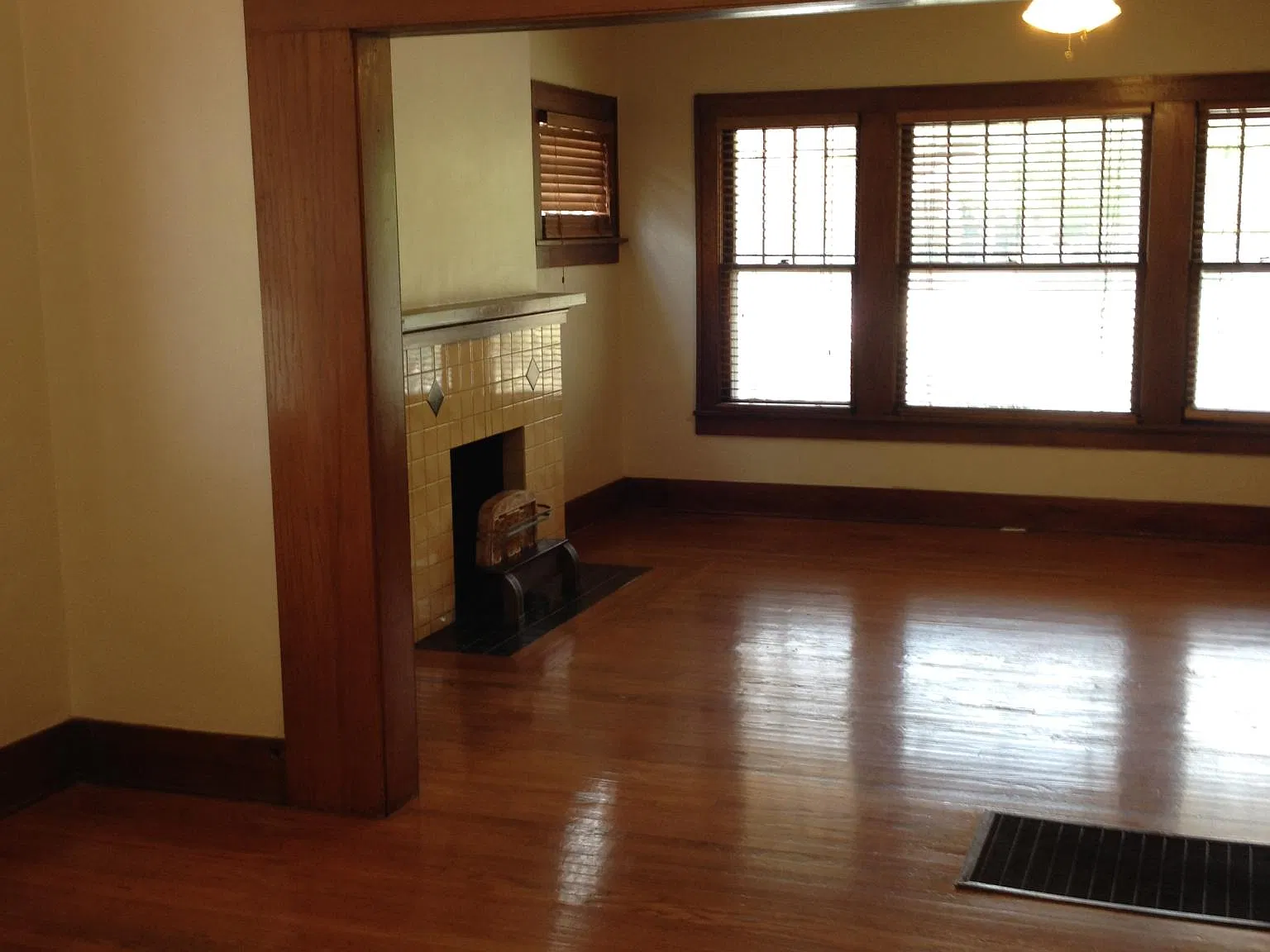 1 bed, 1000 sqft, $1,100 — Photo 4