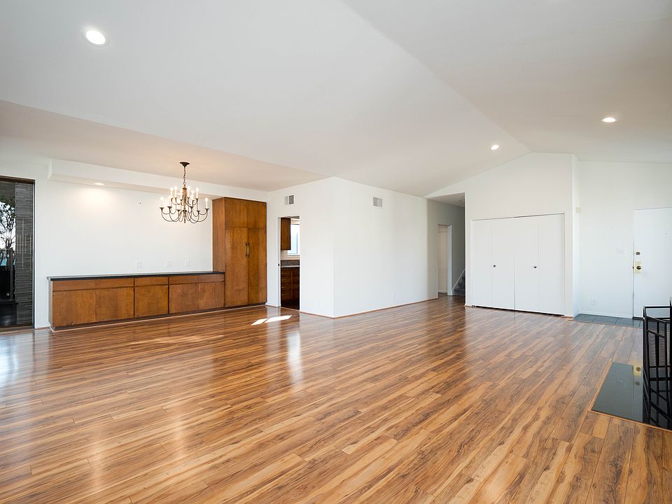 Living Room / Dining Room