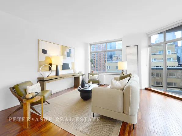 188 East 64th Street image 2 of 19