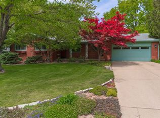 1206 Spear Dr, Bloomington, IL 61761