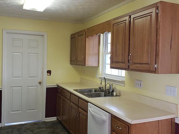 2nd image of 653 S Edgewood Dr