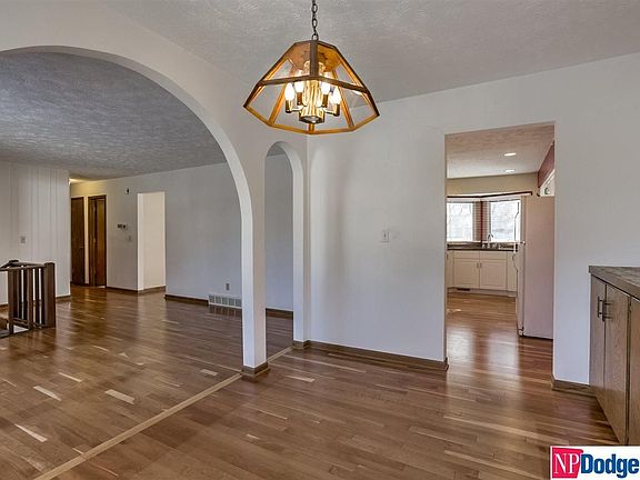 5th image of 807 Waterford Cir