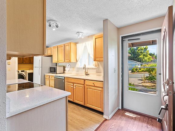 3rd image of 780 SE Ball Blvd