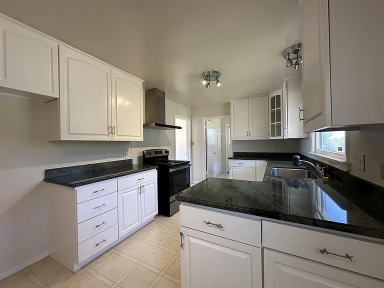 346 Rolling Hills Ave — Photo 8
