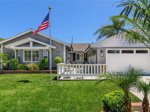 17692 Collins Cir, Huntington Beach, CA 92647
