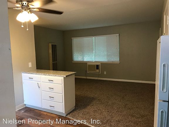 3rd image of 2717 O St APT 09