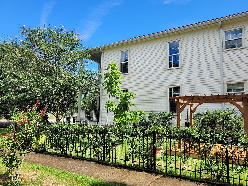 1st image of 5837 W End Blvd