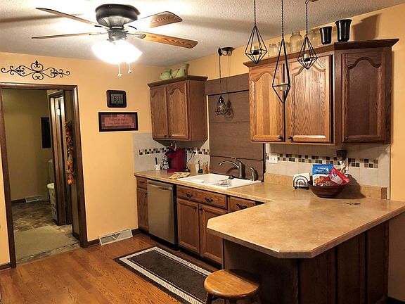 4th image of 1718 Henry Dr