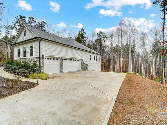 4th image of 6597 Harbor Oaks Dr