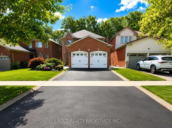 76 Larratt Ln, Richmond Hill, ON L4C 0E2