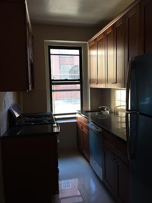 1st image of 99 E 4th St APT 1G