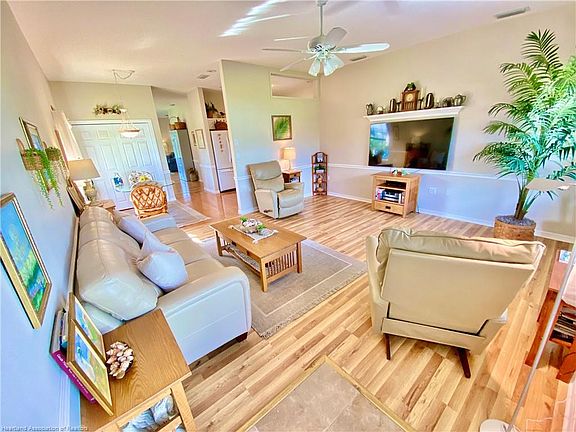 4th image of 17 Acacia Ct N