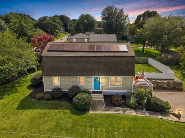 185 Kearns Ave, Tiverton, RI 02878