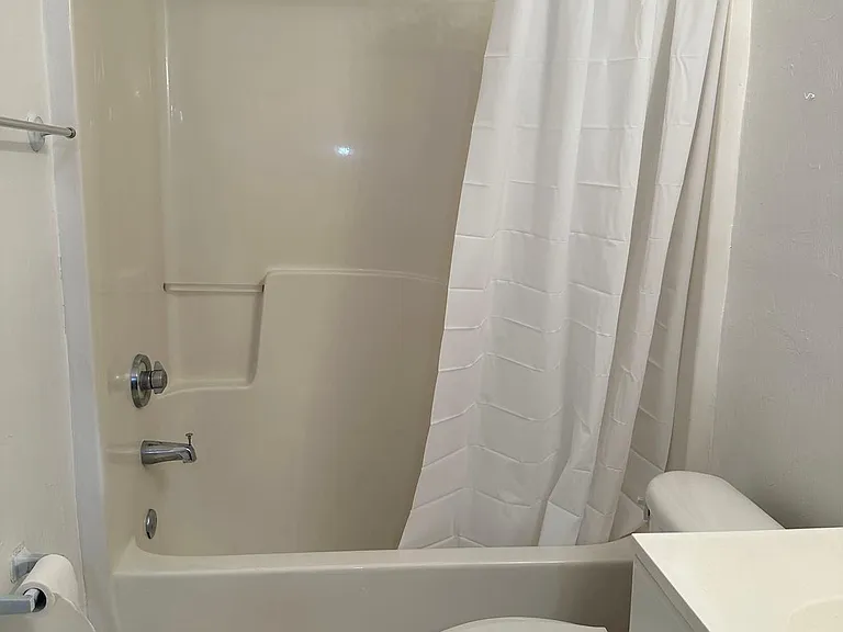 4000 SW 23rd St #4-102 — Photo 10