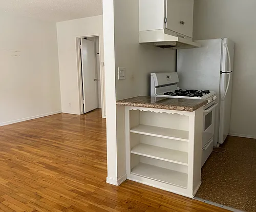 1507 Federal Ave #8 Photo 1