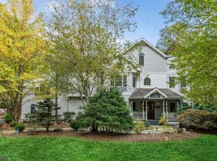 75 Pinewood Dr, Ringwood, NJ 07456
