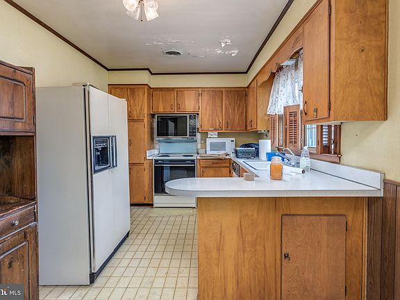 2nd image of 309 Wentworth Dr