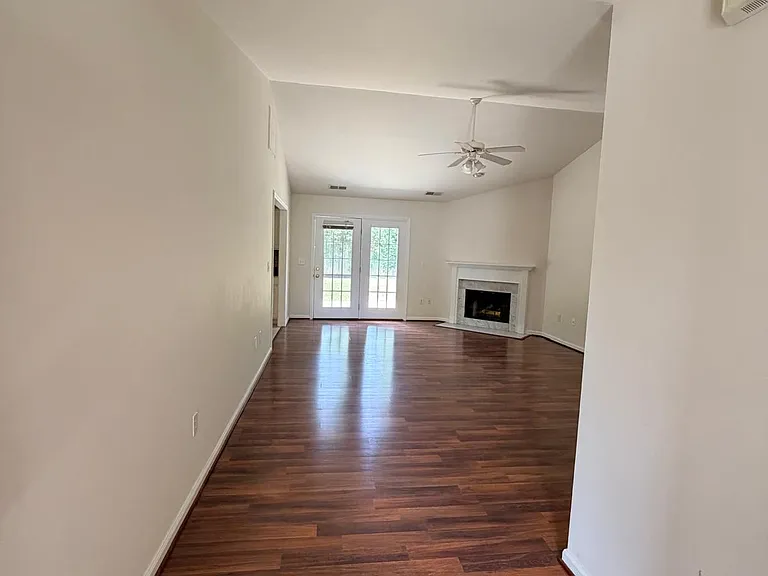 1409 Scarlett Way — Photo 5