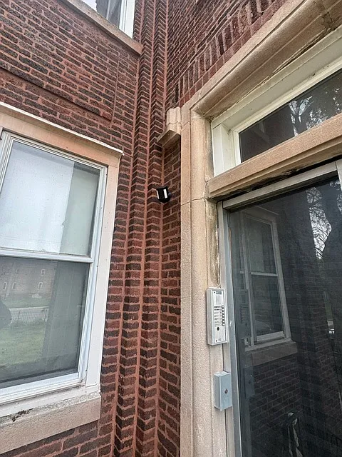 4 bed, 1350 sqft, $2,200 — Photo 2
