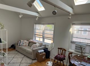 940 N Greenview Ave APT 2R, Chicago, IL 60642