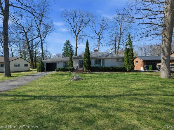 1389 Bielby St, Waterford, MI 48328