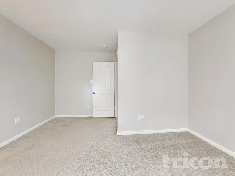 2910 Lavender Mdw — Photo 8