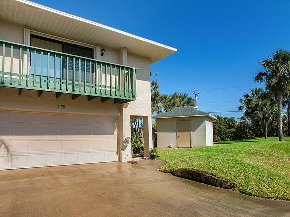 3rd image of 110 Windrush Pl #1