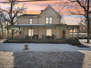 701 W Commerce Rd, Commerce Township, MI 48382