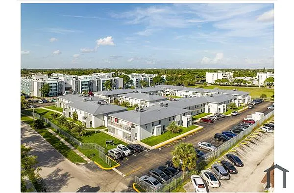 Building Photo - 2051 NW 43rd Ter