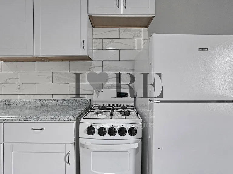 1555 Myrtle Ave — Photo 13
