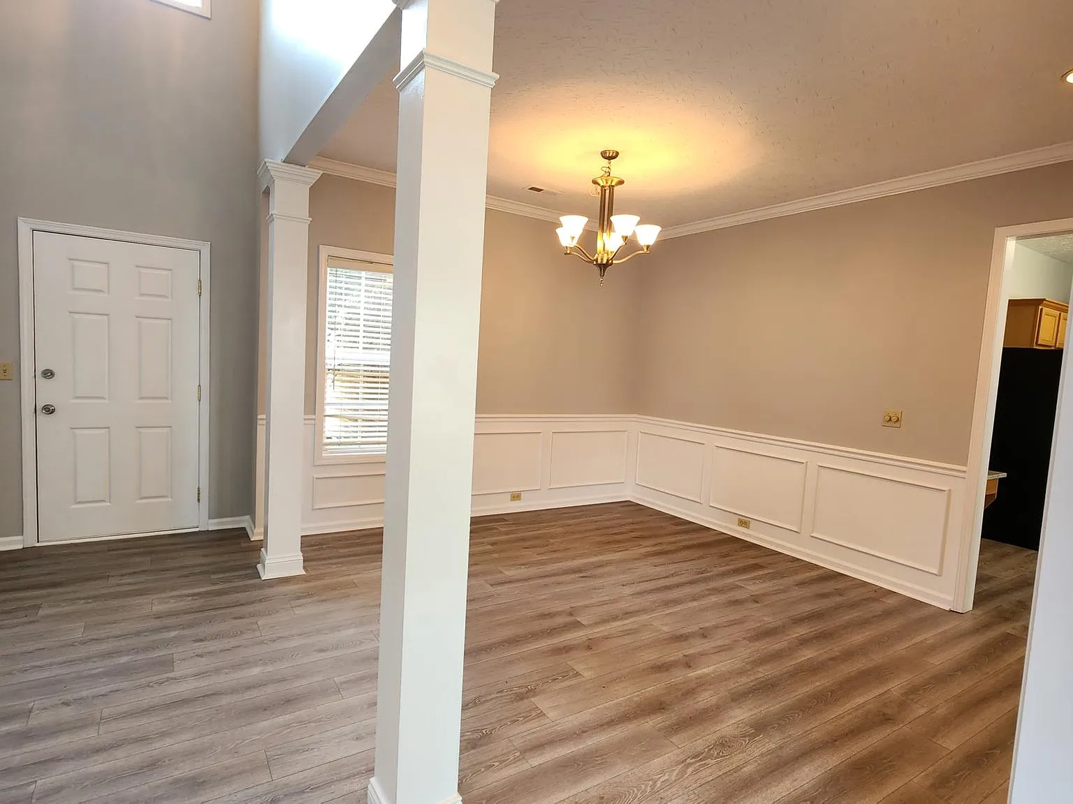 3 bed, 2.5 bath, 1843 sqft, $2,200 — Photo 3