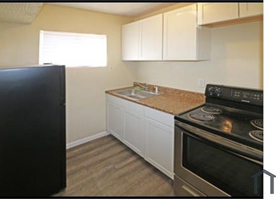 5th image of 1924 Fremont St APT 8