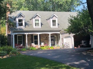 26020 Twin Pond Rd, Lake Barrington, IL 60010