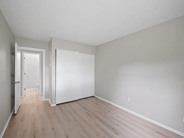 Toledo Circle Apartments — Photo 16