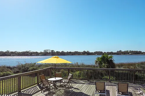 Island Pointe Photo 1