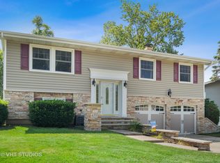 21W655 Kensington Rd, Glen Ellyn, IL 60137