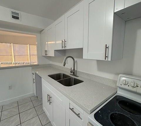 4th image of 3904 SW 58th Ave
